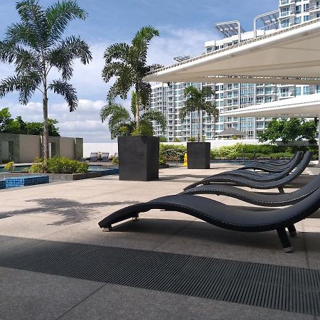 Mactan Newtown With Sun Set And Garden View Apart otel Cebu Dış mekan fotoğraf